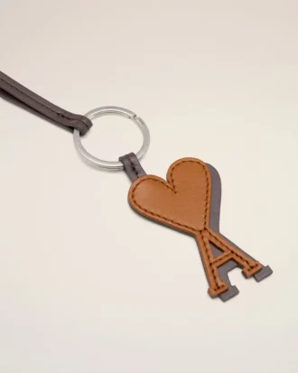 Brun Ami de Coeur-nøkkelring i skinn