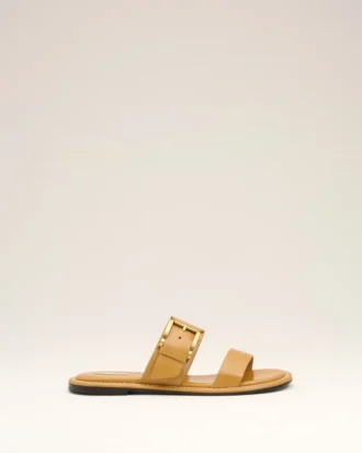 Gule sandaler med spenne i okseskinn