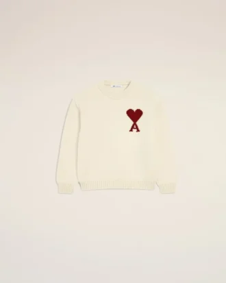 Hvit ullgenser med rund hals fra Ami de Coeur