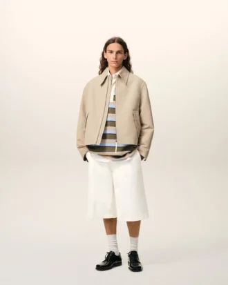 Hvite, løse bermuda-shorts i bomull