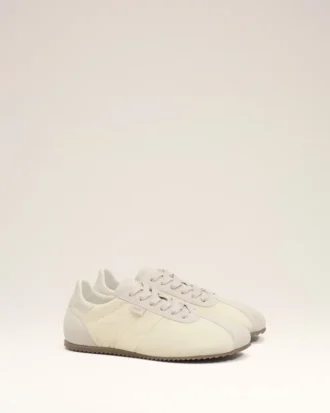 Hvite, myke sneakers i nylon