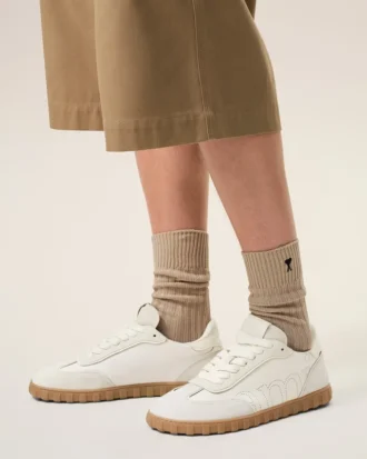 Hvite sneakers i okseskinn