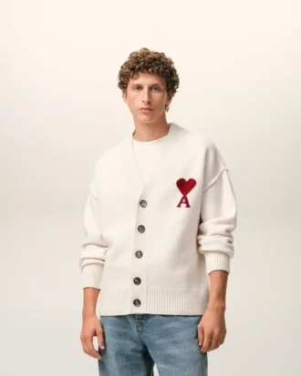 Naturlig ullcardigan med kontrastfarget Ami de Coeur